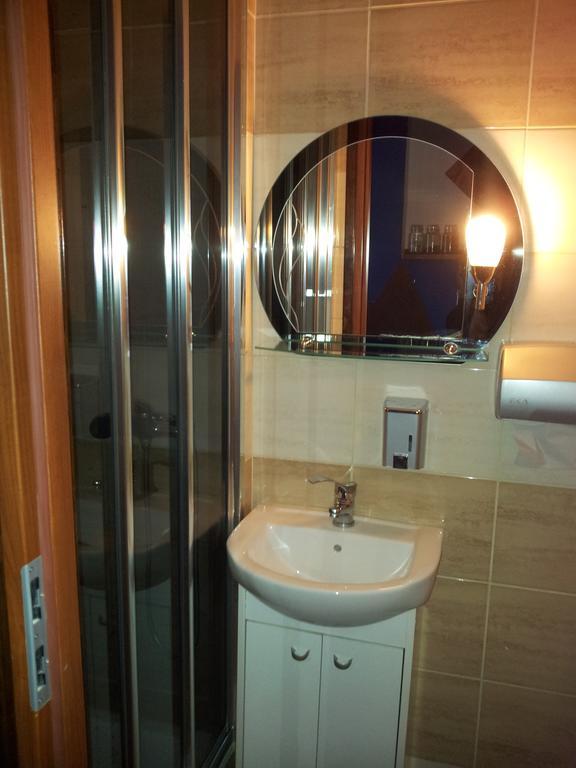 Euro Hostel Krasków Oda fotoğraf
